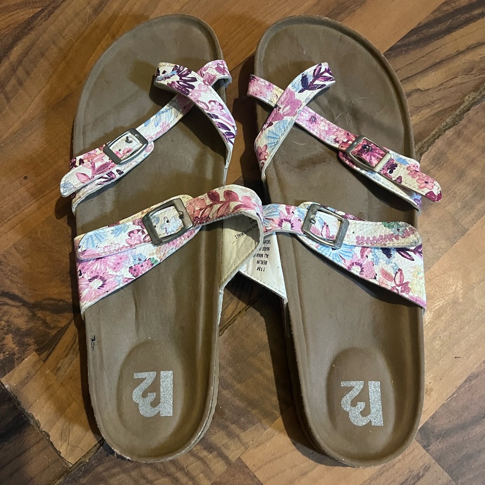 Women’s Sandals